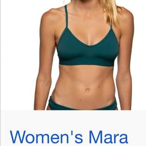 jolyn set color is peacock